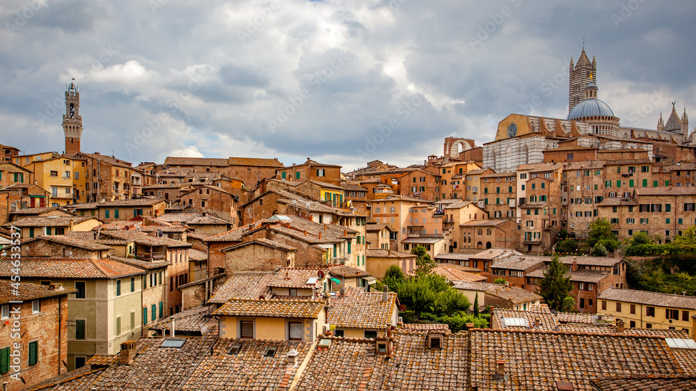 Fototapeta premium Old town of Siena