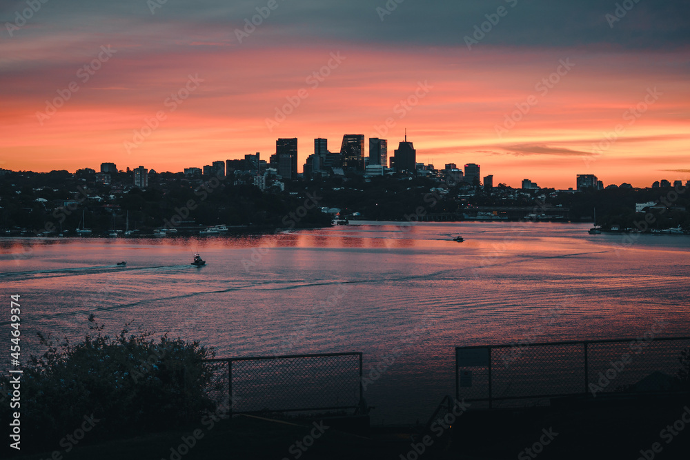 Fototapeta premium Sunrise over North Sydney