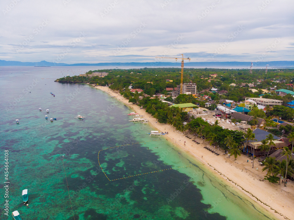 フィリピン、ビサヤ地方、ボホール州、パングラオ島をドローンで撮影した空撮写真 Drone aerial view of Panglao Island, Bohol, Visayas, Philippines. 