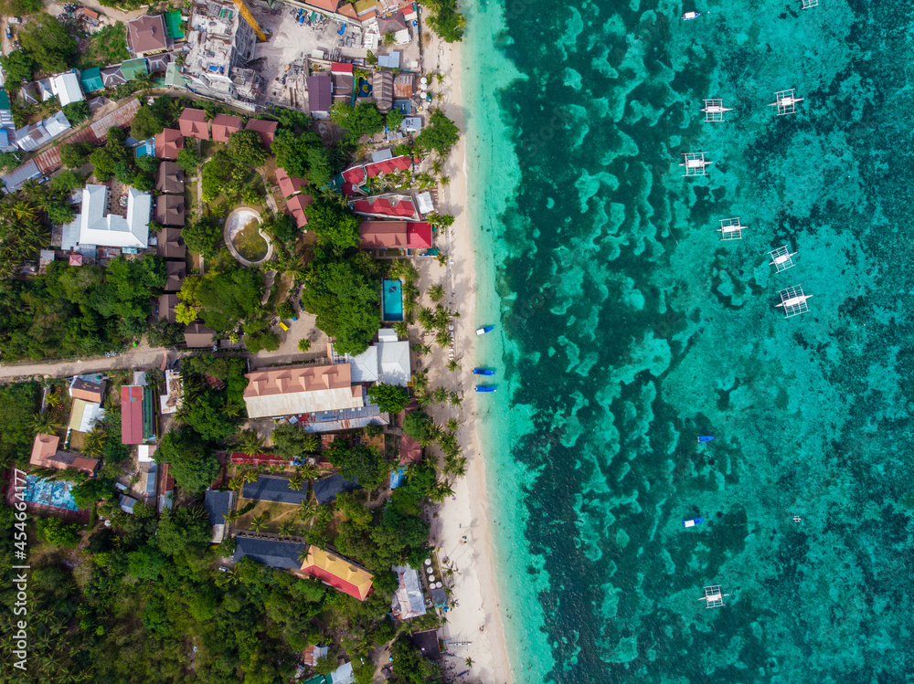 フィリピン、ビサヤ地方、ボホール州、パングラオ島をドローンで撮影した空撮写真 Drone aerial view of Panglao Island, Bohol, Visayas, Philippines. 