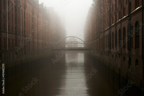 Speicherstadt Hamburg bei Nebel