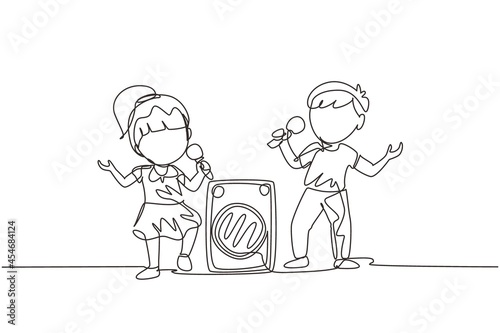 Single one line drawing little boy and girl sing a song together. Good performance and talent on stage. Beautiful melodic singing of children. Continuous line draw design graphic vector illustration