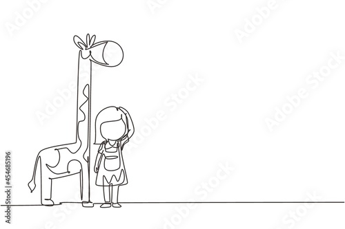 Continuous one line drawing little girl measuring her height with giraffe height chart on wall. Kid measures growth. Child measuring height concept. Single line draw design vector graphic illustration