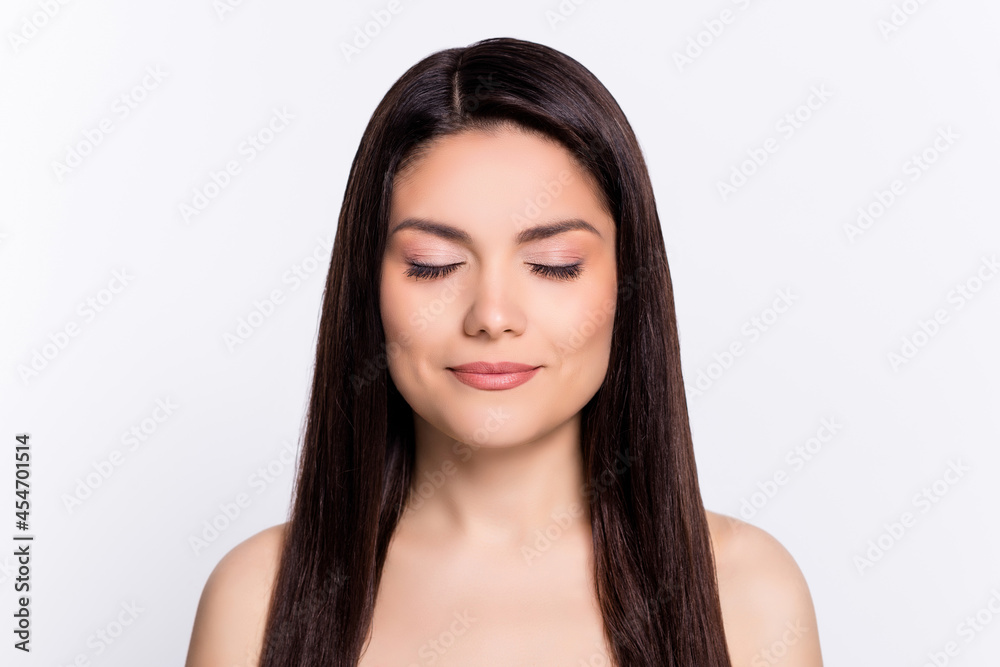 Photo portrait beautiful woman with closed eyes brunette hair isolated on white color background Photo portrait beautiful woman with closed eyes brunette hair isolated on white color background