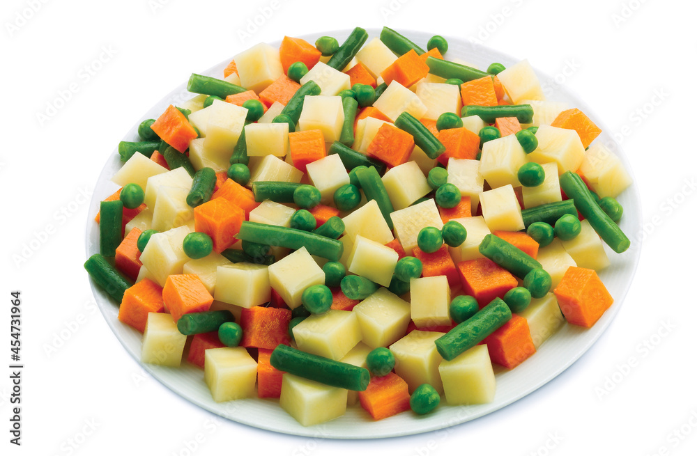 Ensaladilla sobre plato en fondo blanco. Salad on plate on white background.