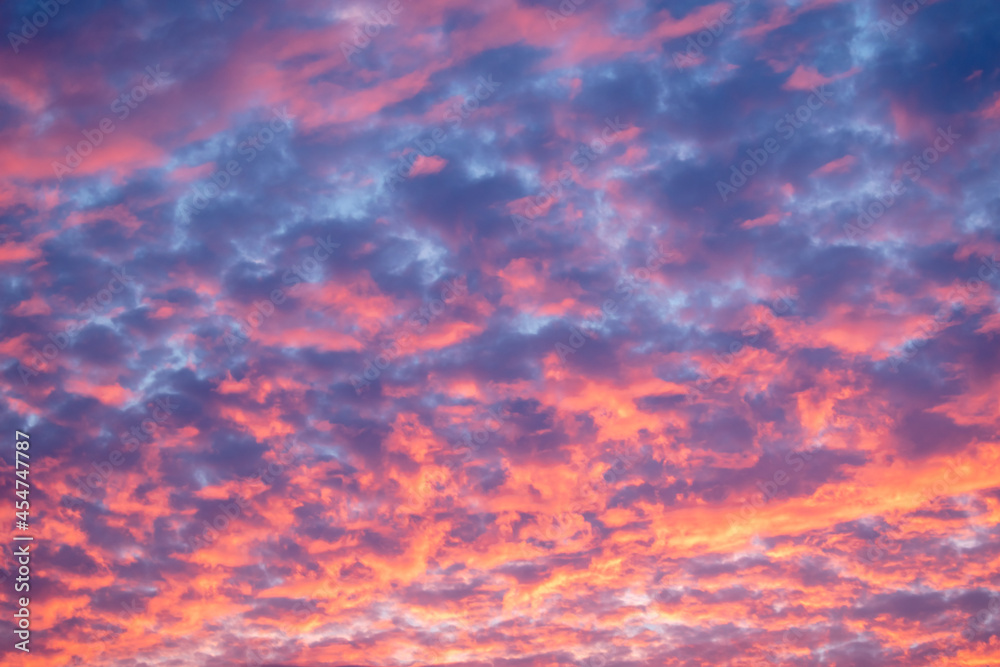 写真素材：夕焼け空　空　雲　背景　背景素材