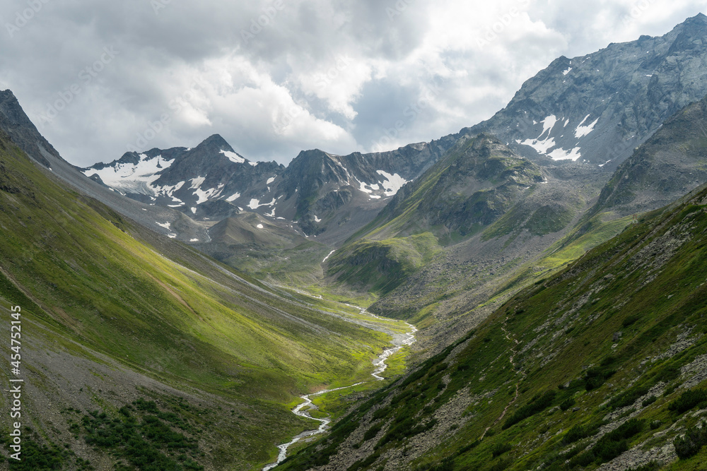 Fototapeta premium Längental mit Bachfallenkopf, Sellrain, Tirol