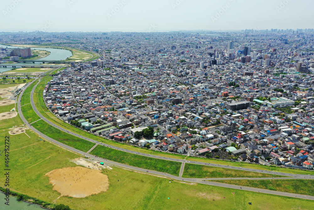 江戸川上空から空撮した東京の下町