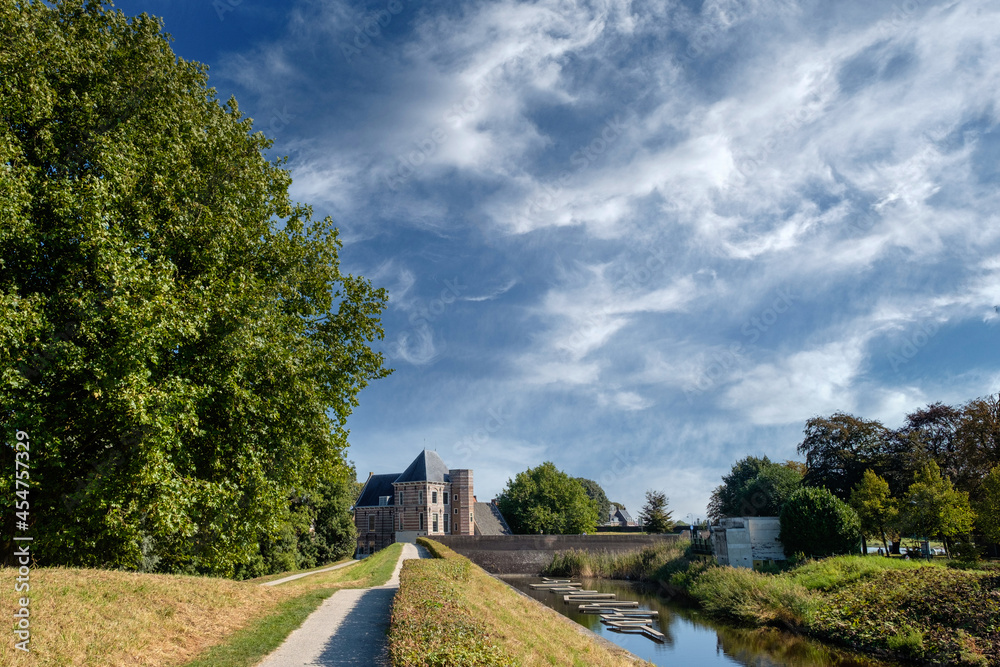 Obraz premium Town Castle Duveltjesgracht in Gorinchem, (Gorkum), South Holland Province, The Netherlands