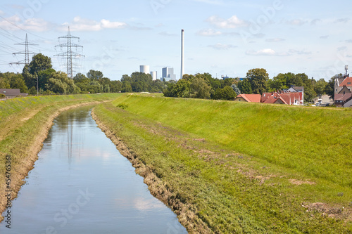 In der Emscher werden Abwässer aus dem Ruhrgebiet abgeleitet.