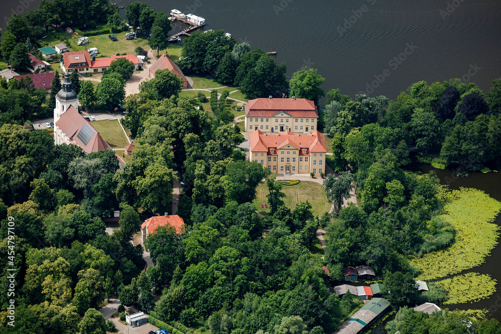 Mirow, Schloß Mirrow, Mirower See, Mecklenburg-Vorpommern, Deutschland, Luftaufnahme aus dem Flugzeug 