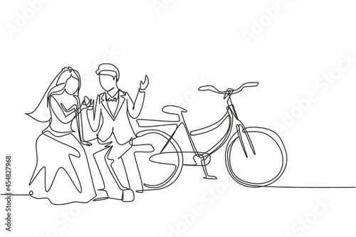 Continuous one line drawing romantic married couple chatting while sitting on bench. Couple ride bike. Man and woman in love with wedding dress. Single line draw design vector graphic illustration