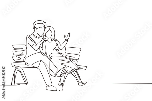 Single continuous line drawing romantic couple on bench in park. Happy man hugging and embracing woman. Couple dating celebrate wedding anniversary. One line draw graphic design vector illustration