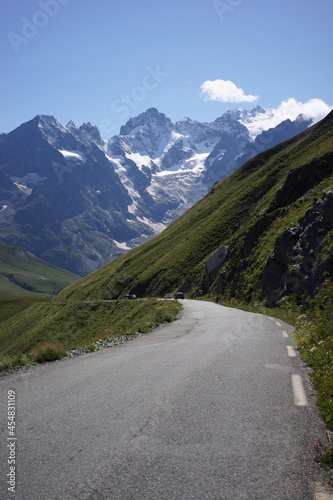 road to the mountains