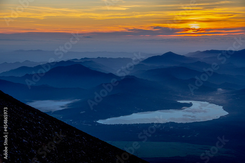 Fototapeta Naklejka Na Ścianę i Meble -  sunrise over mountains