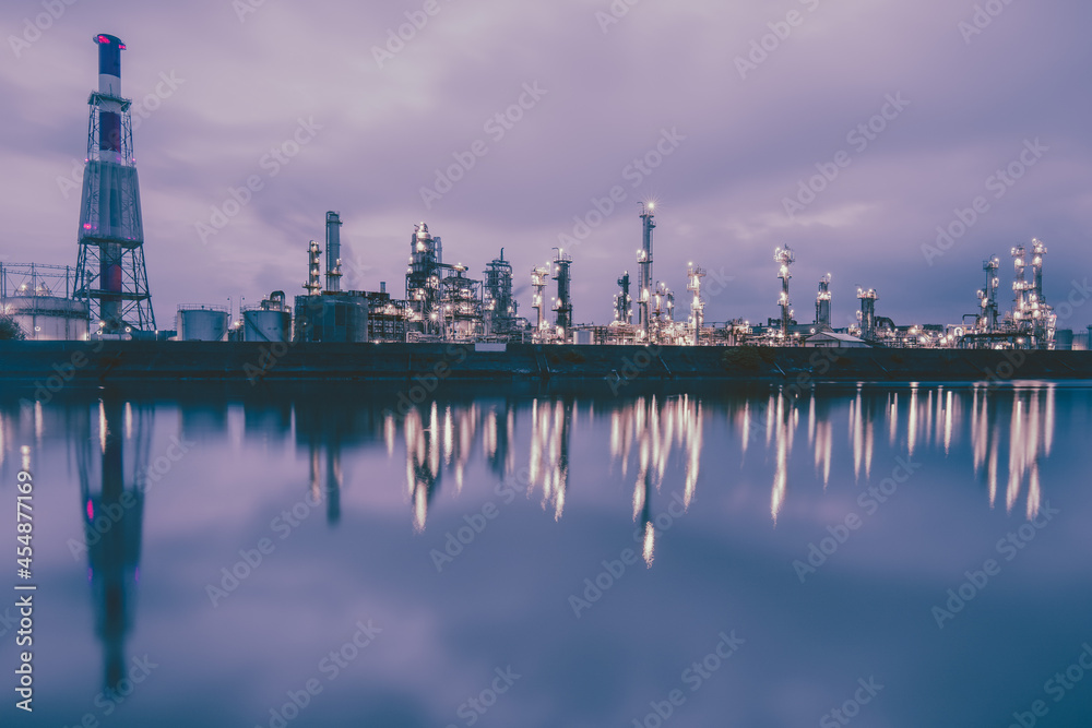 Naklejka premium 四日市市 コスモ石油四日市製油所の夜景