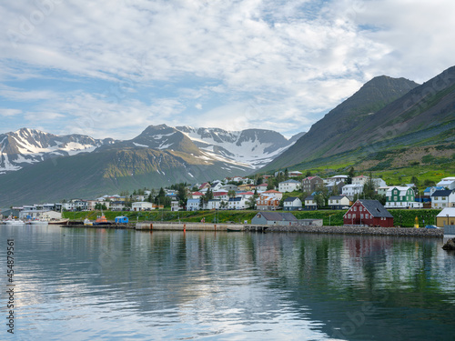 The small fishing village Siglufjördur in north Iceland. © Dund Photography