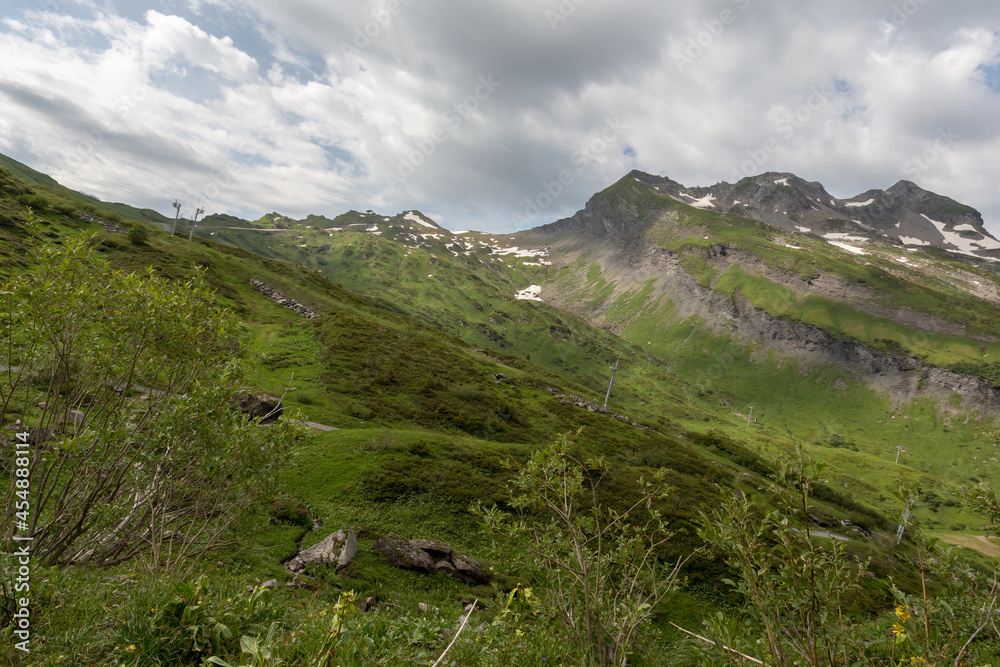 Fototapeta premium Neige sur les sommets vers Chavanette