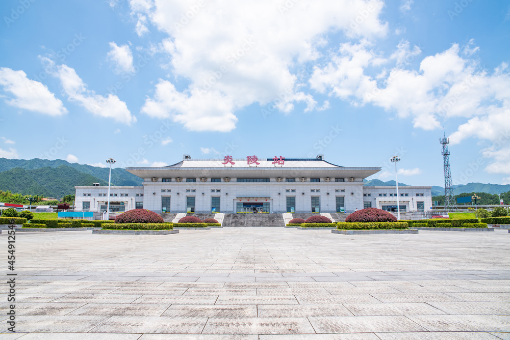 Yanling County Railway Station, Hunan Province