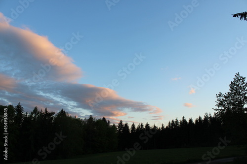 Abendrot überm Wald