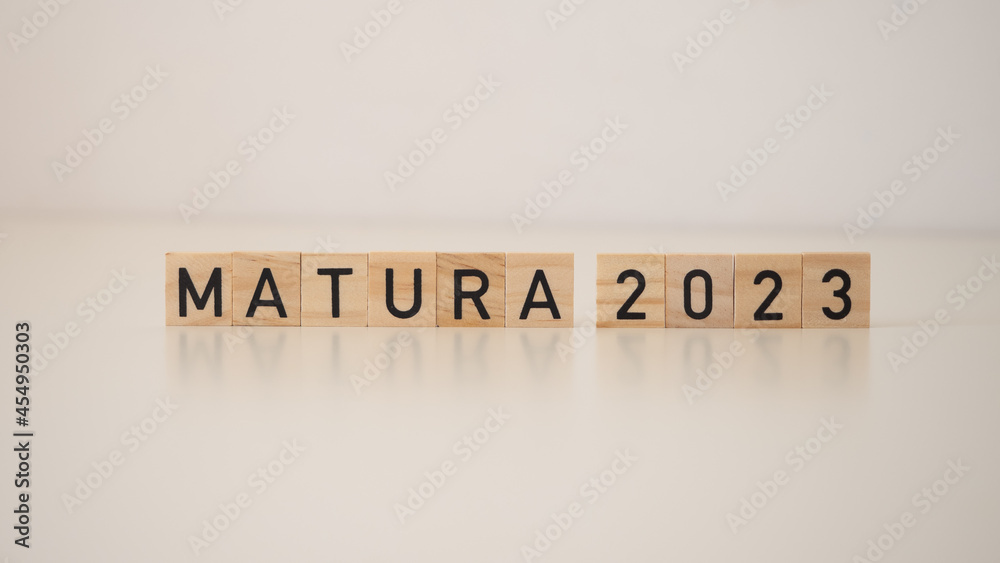 Matura 2023 - napis z drewnianych klocków  - obrazy, fototapety, plakaty 