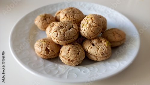 Plain macarons in a plate