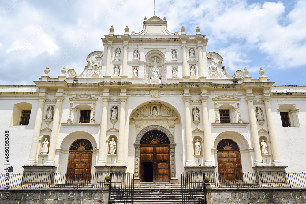 Catedral de San Jose en Antigua Guatemala, fachada principal.