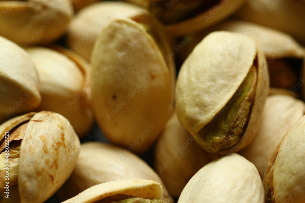 Pistachios are a great source of healthy fats, fiber, protein, antioxidants and various nutrients including vitamin B6 and thiamine Pistachios are a great source of healthy fats, fiber, protein, antioxidants and various nutrients including vitamin B6 and thiamine