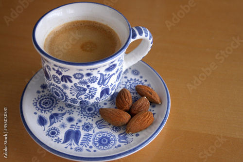 Prima Colazione con Espresso e Mandorle | Espresso mit Mandeln