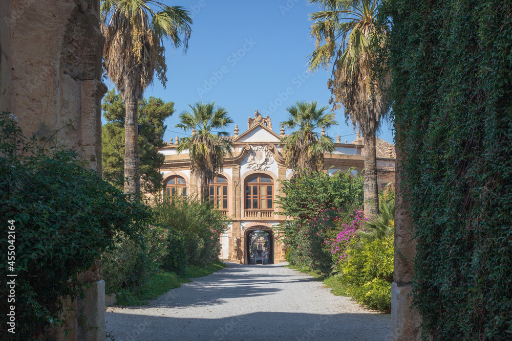 Bagheria, Sicilia. Facciata con ingresso di Villa Palagonia
