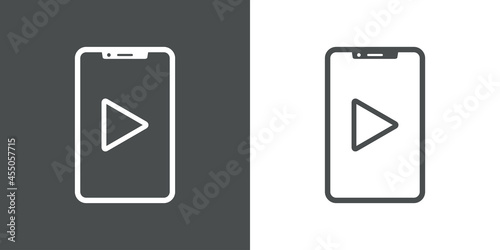 Icono silueta de smartphone con aolicación con triángulo símbolo play con lineas en fondo gris y fondo blanco