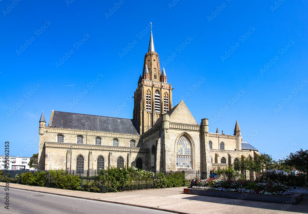 Obraz premium Calais - Église Notre-Dame de Calais / Hauts-de-France - France (Point de départ de La Via Francigena)