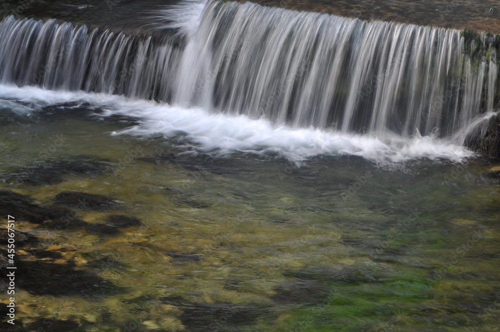 Obraz premium waterfall in the forest