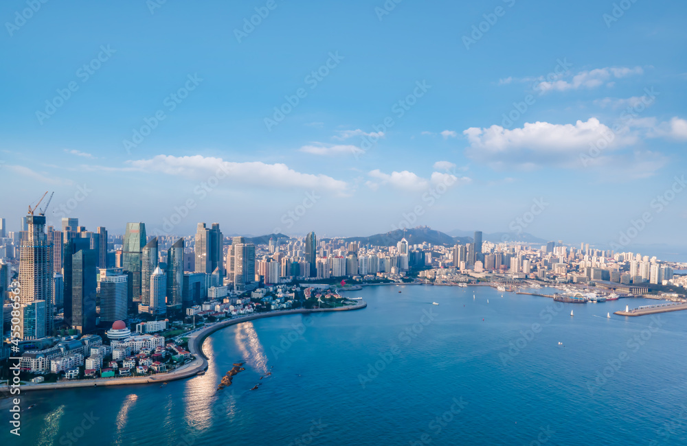 Obraz premium Aerial photography of Qingdao Fushan Bay architectural landscape skyline