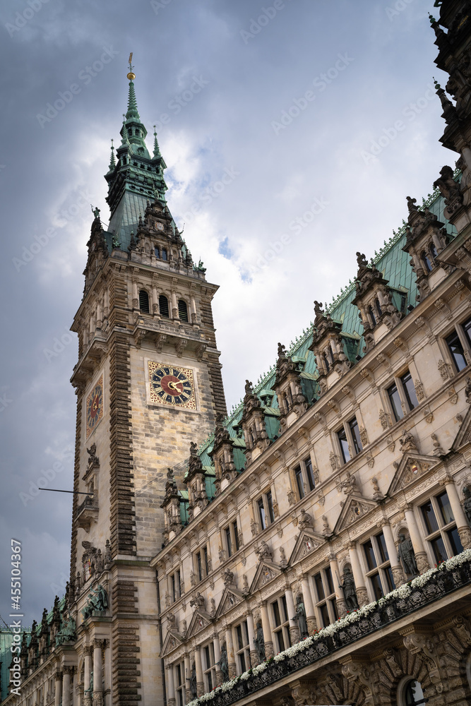 Hamburger Rathaus, Sitz der Hamburger Bürgerschaft und des Senats der Freien und Hansastadt Hamburg. 
Gebaut im Stil der Neorenaissance