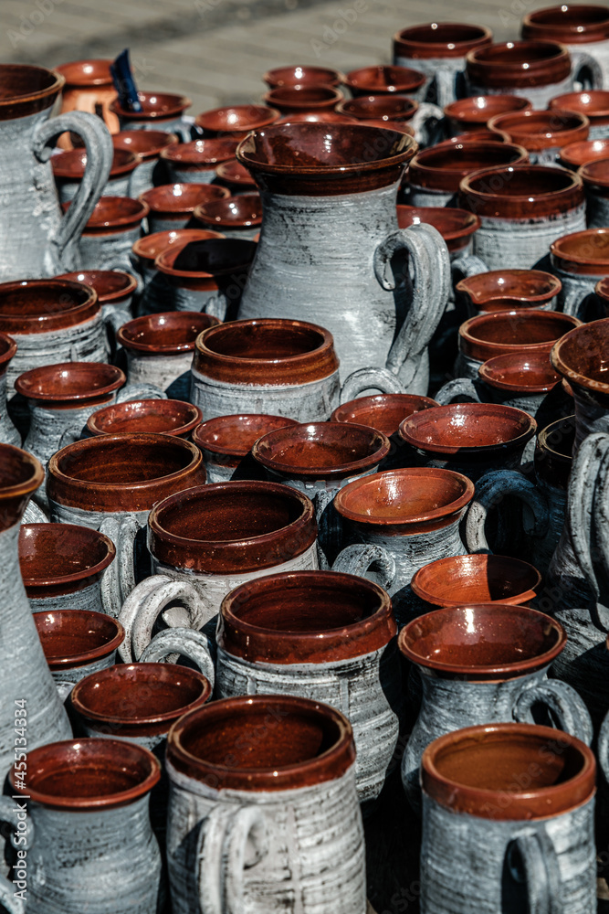 Traditional Romanian handmade ceramics Traditional Romanian handmade ceramics