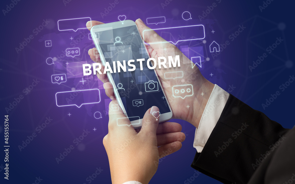Obraz premium Hand using smartphone with social media concept