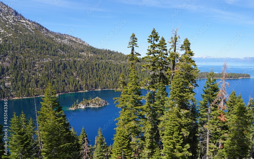 Landscape view of Fannette Island in Emerald Bay, South Lake Tahoe, California Landscape view of Fannette Island in Emerald Bay, South Lake Tahoe, California