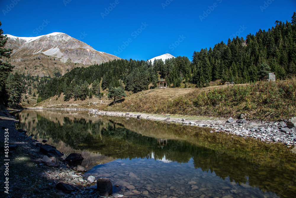 Located in Pınarlı village of Şavşat district of Artvin, the lake is called 