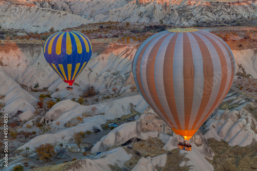 Ballonfahrt, Sonnenaufgang, Kappadokien, Türkei photo