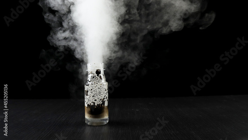 Billede på lærred Potassium Permanganate Hydrogen Peroxide Decomposition Reaction