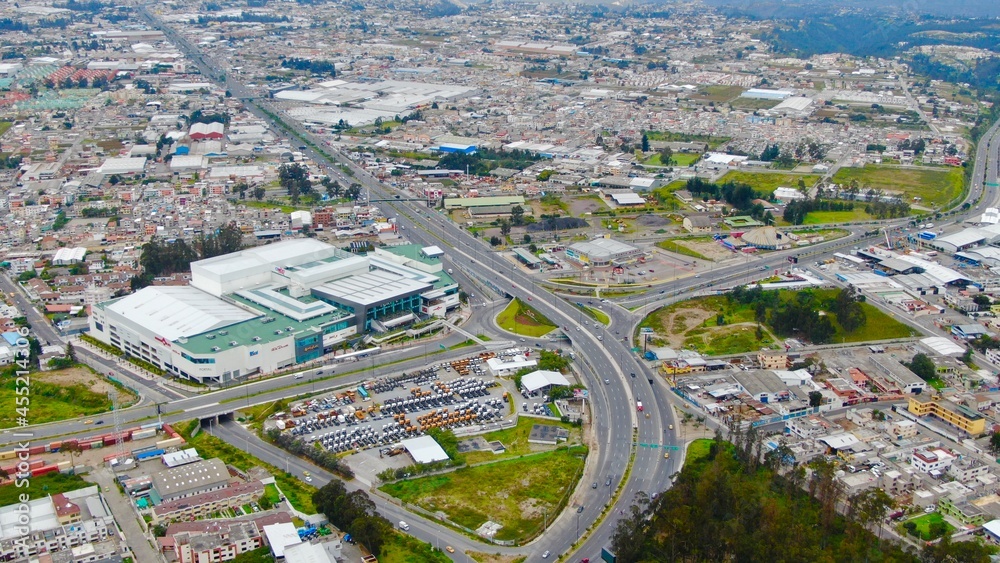Fototapeta premium Av Simon Bolivar - Quito