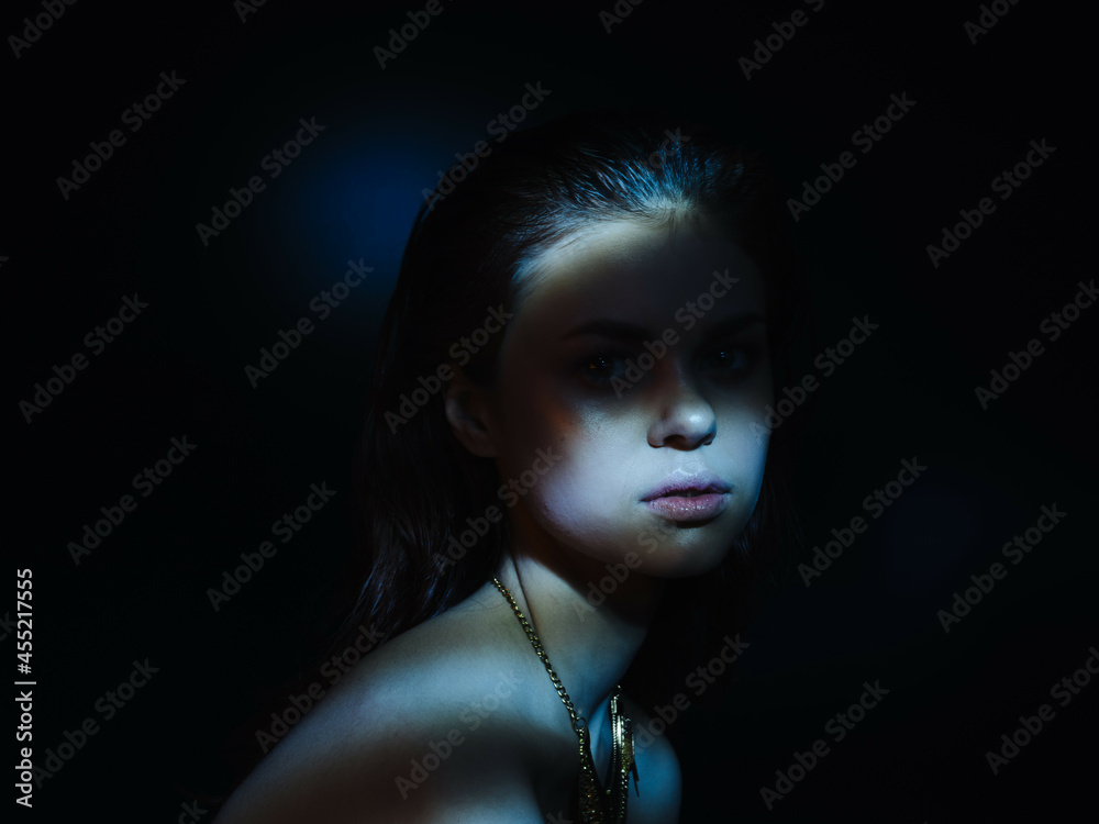pretty woman dark room light on body charm pretty woman dark room light on body charm
