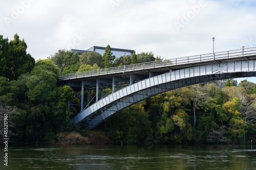 Victoria Bridge in Central Hamilton, New Zealand © tristanbnz