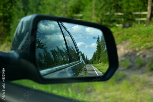 Car mirrors © Aditya