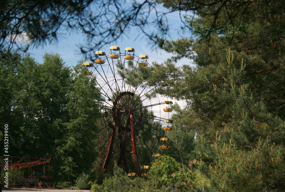 Pripyat amusement park.
The Ferris Wheel.