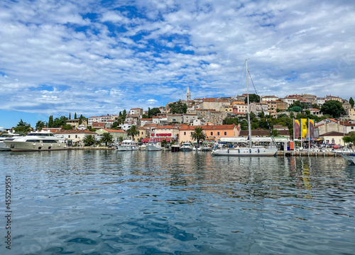 Blick auf die Stadt Vrsar in Kroatien