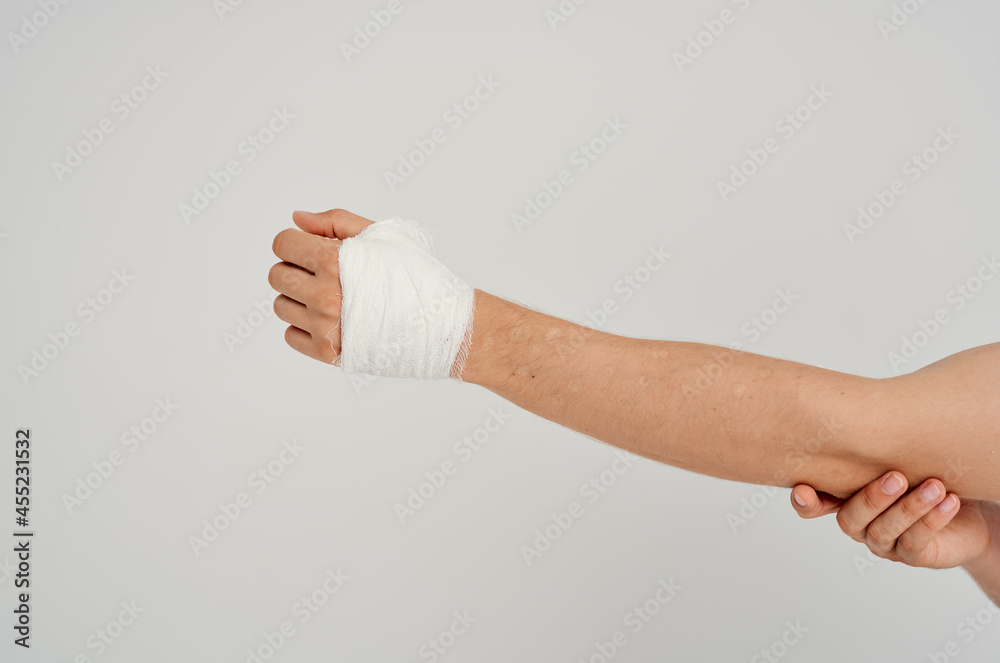main homme blessé indice doigt bandage 26542696 Photo de stock chez Vecteezy
