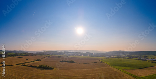 Fényképezés Sunset is a daily natural phenomenon that has fascinated people since time immemorial