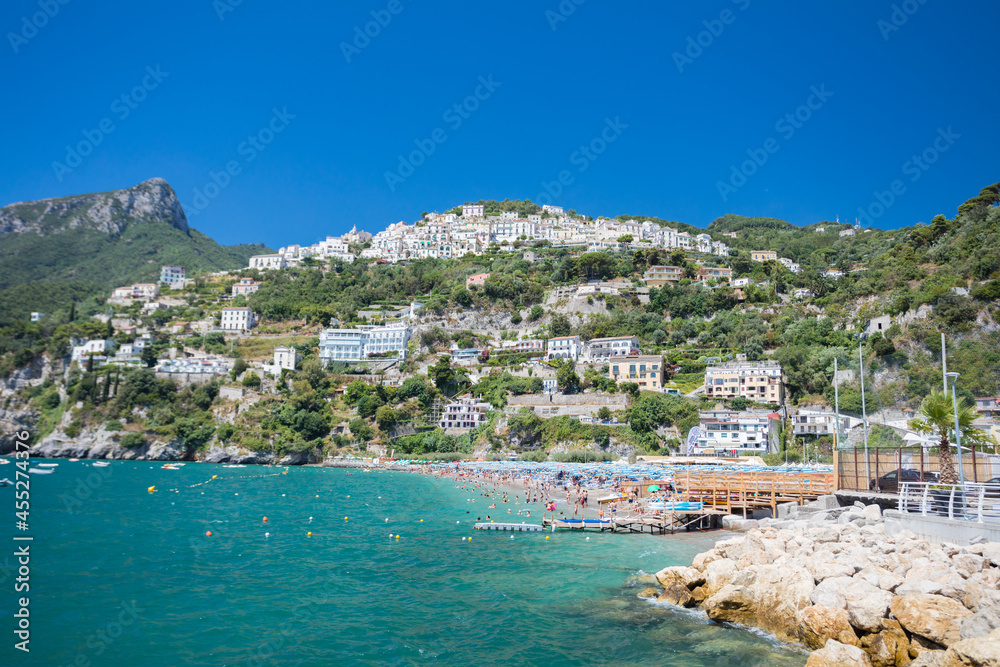 Panorama della città di vietri sul mare, costiera amalfitana	
